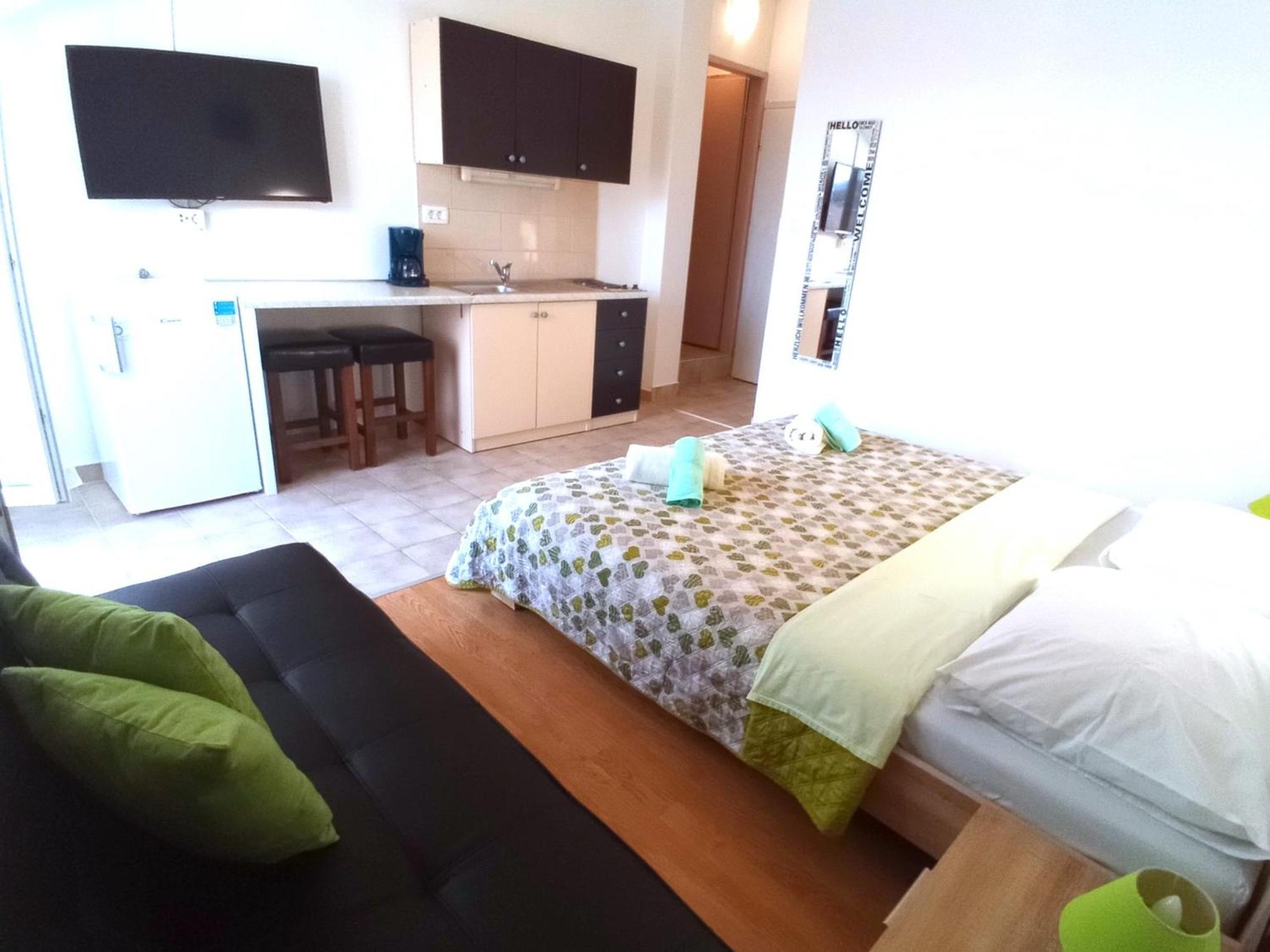 Guesthouse Cecilia Malinska Ngoại thất bức ảnh