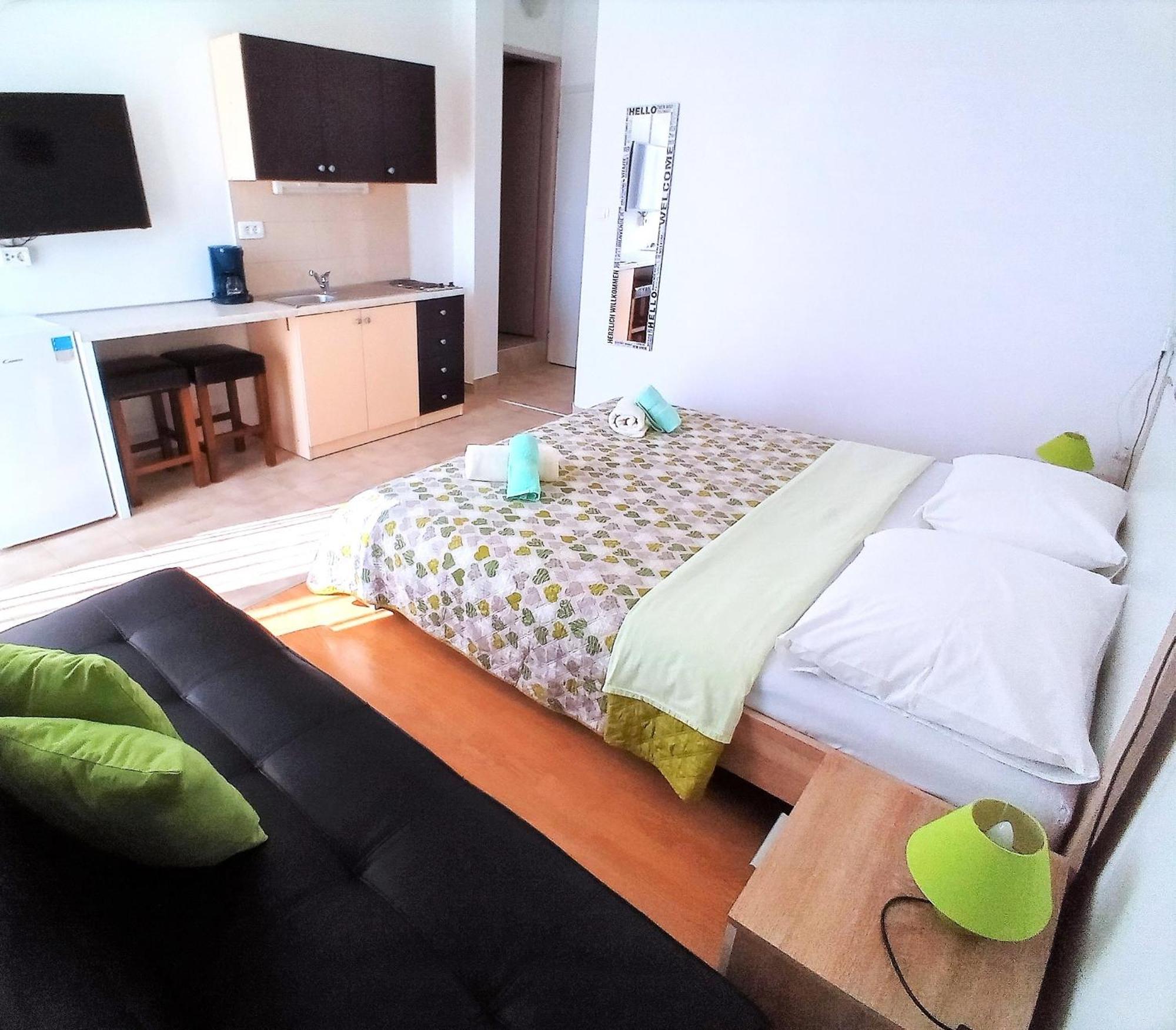 Guesthouse Cecilia Malinska Ngoại thất bức ảnh