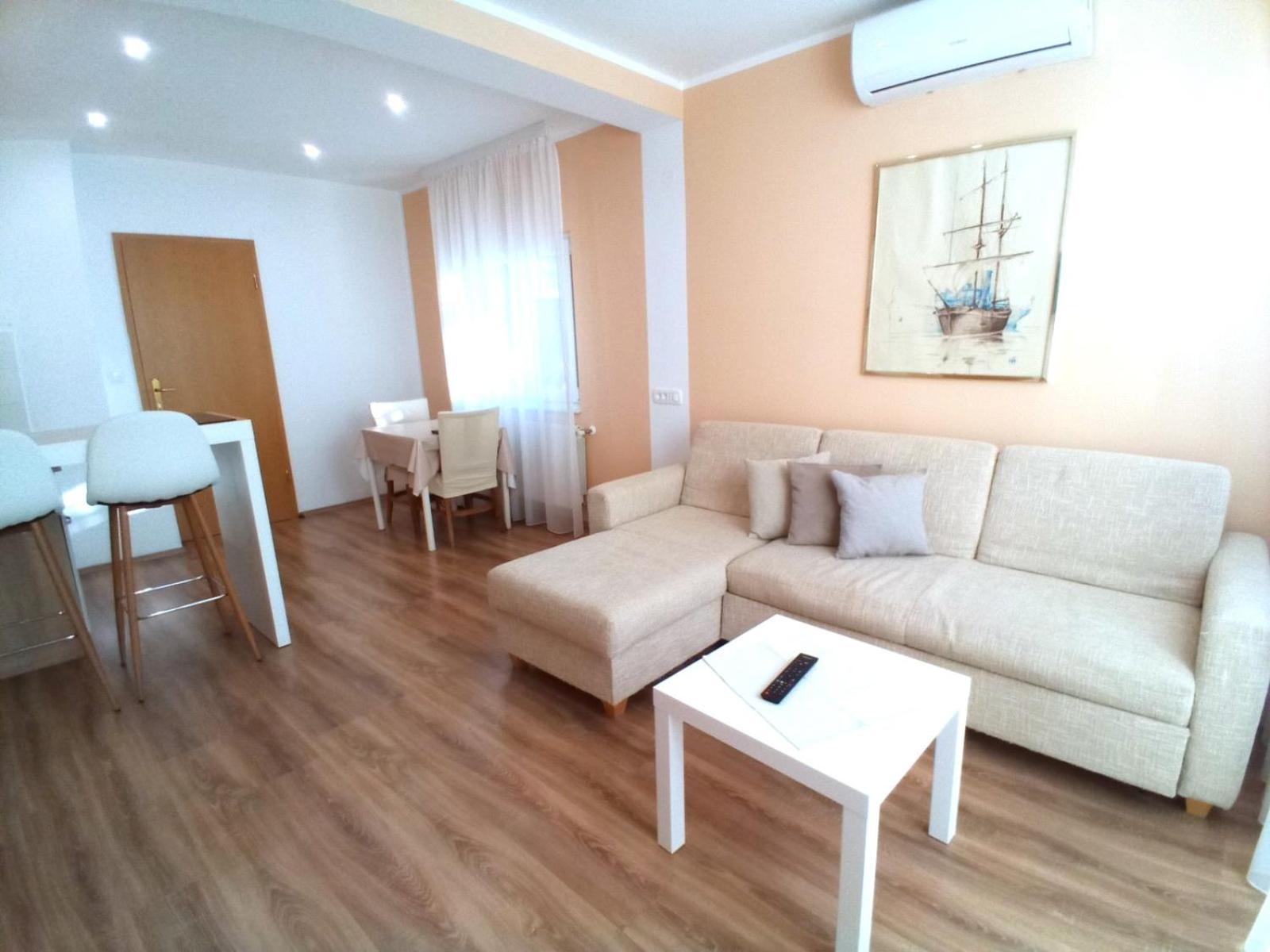 Guesthouse Cecilia Malinska Ngoại thất bức ảnh