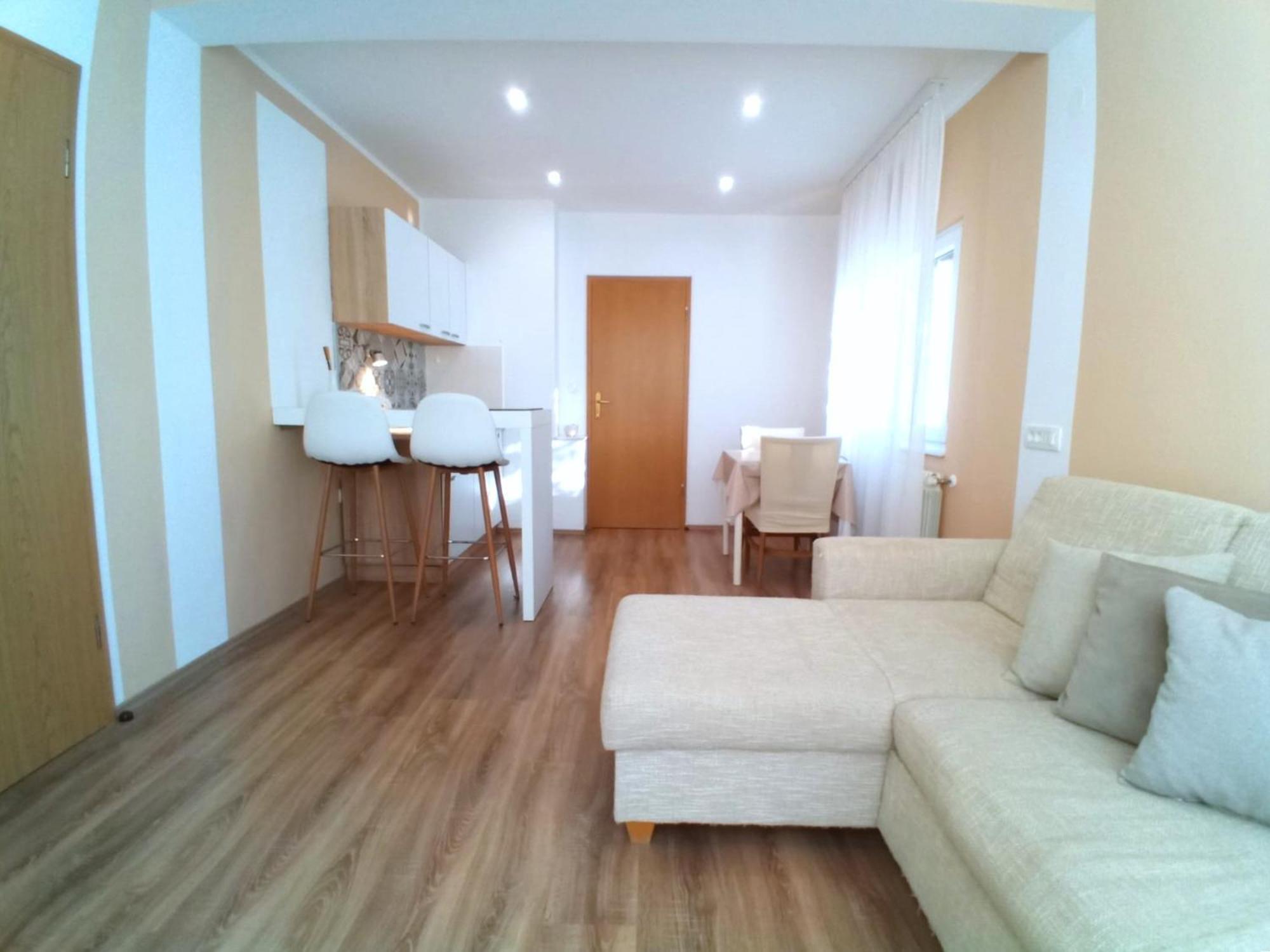 Guesthouse Cecilia Malinska Ngoại thất bức ảnh