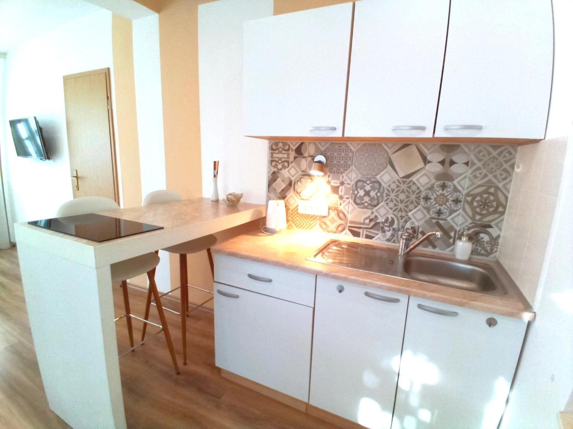 Guesthouse Cecilia Malinska Ngoại thất bức ảnh